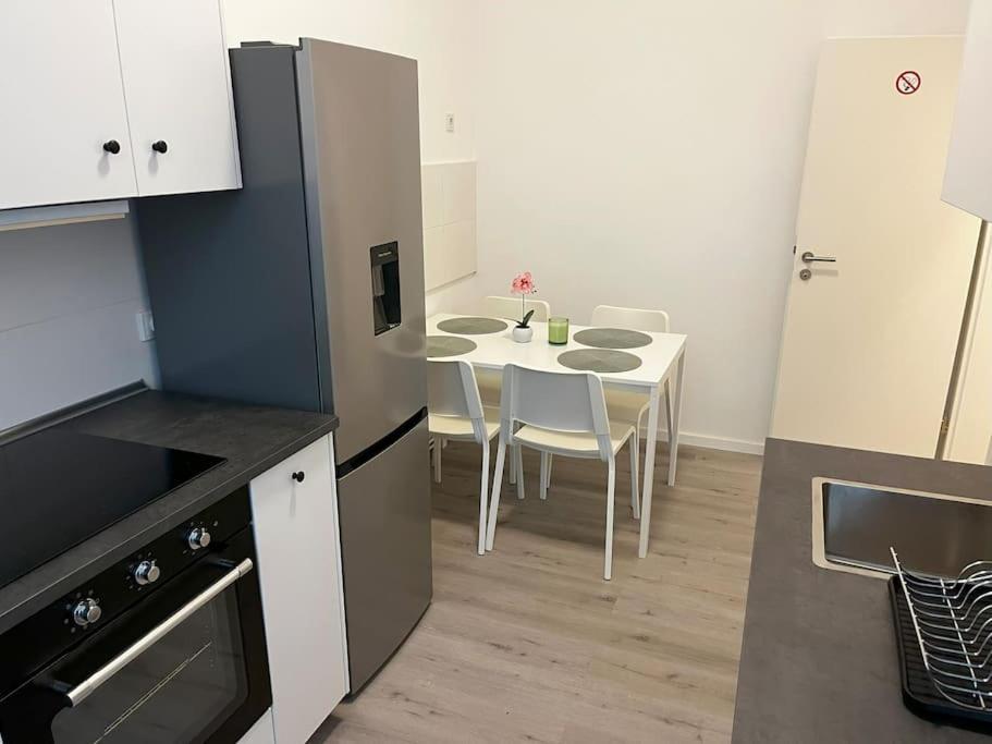 City Apartment On The Rhine, Cologne Exterior photo